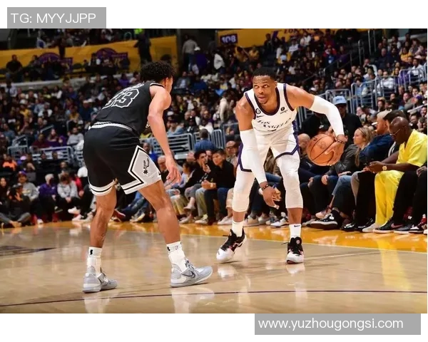 2008年NBA季后赛湖人对决马刺的激烈战斗与精彩瞬间回顾